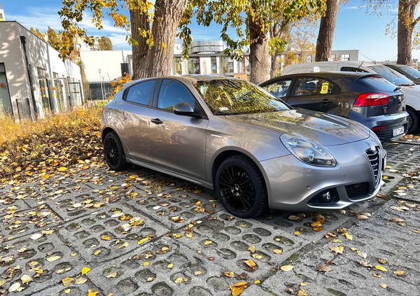 Alfa Romeo Giulietta cena 47200 przebieg: 127000, rok produkcji 2015 z Gdańsk małe 121